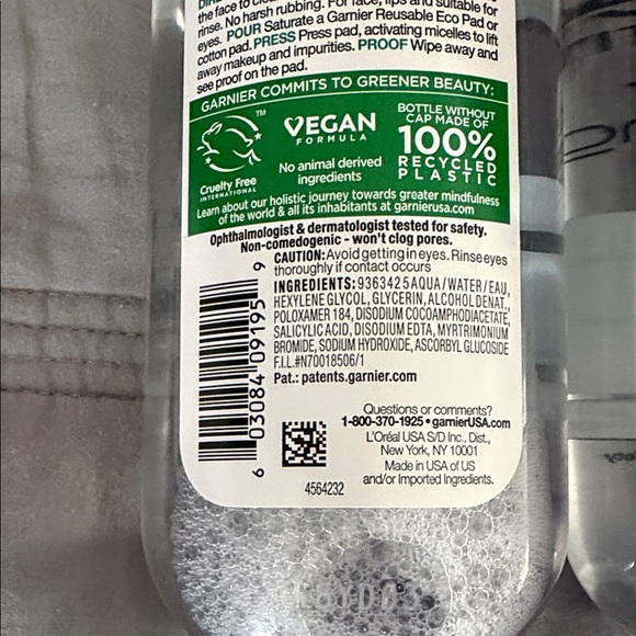 Garnier Micellar Cleansing Water Duo - White and Green - Picture 3 of 4